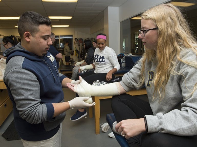 Athletic Training Students in Casting and Splinting Lab