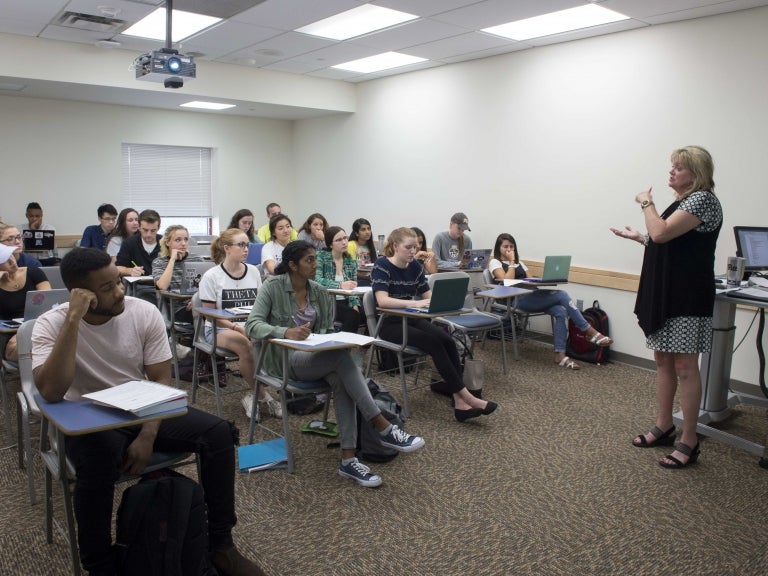 HI Faculty, Kim Peterson teaching a class.