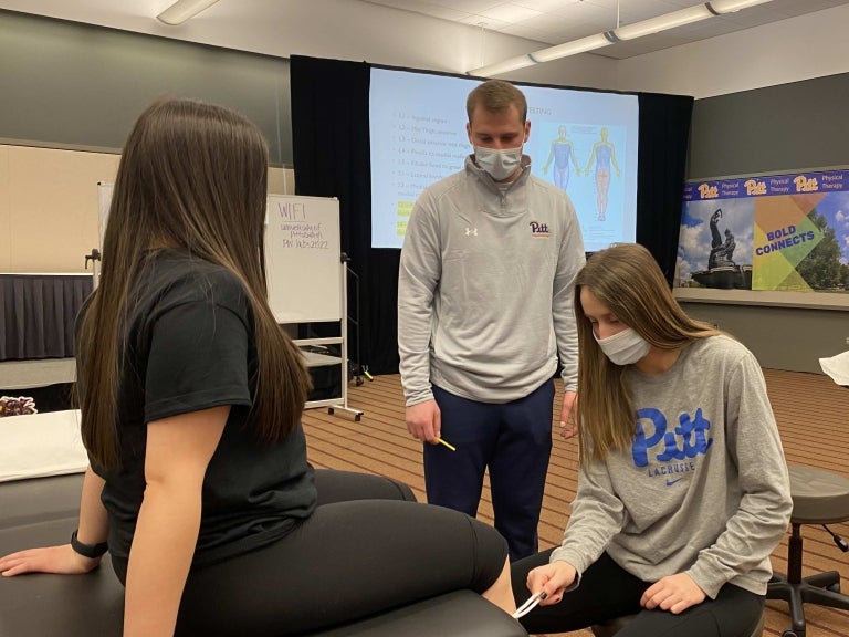 Doctor of Physical Therapy Hybrid students participate in an immersion class.